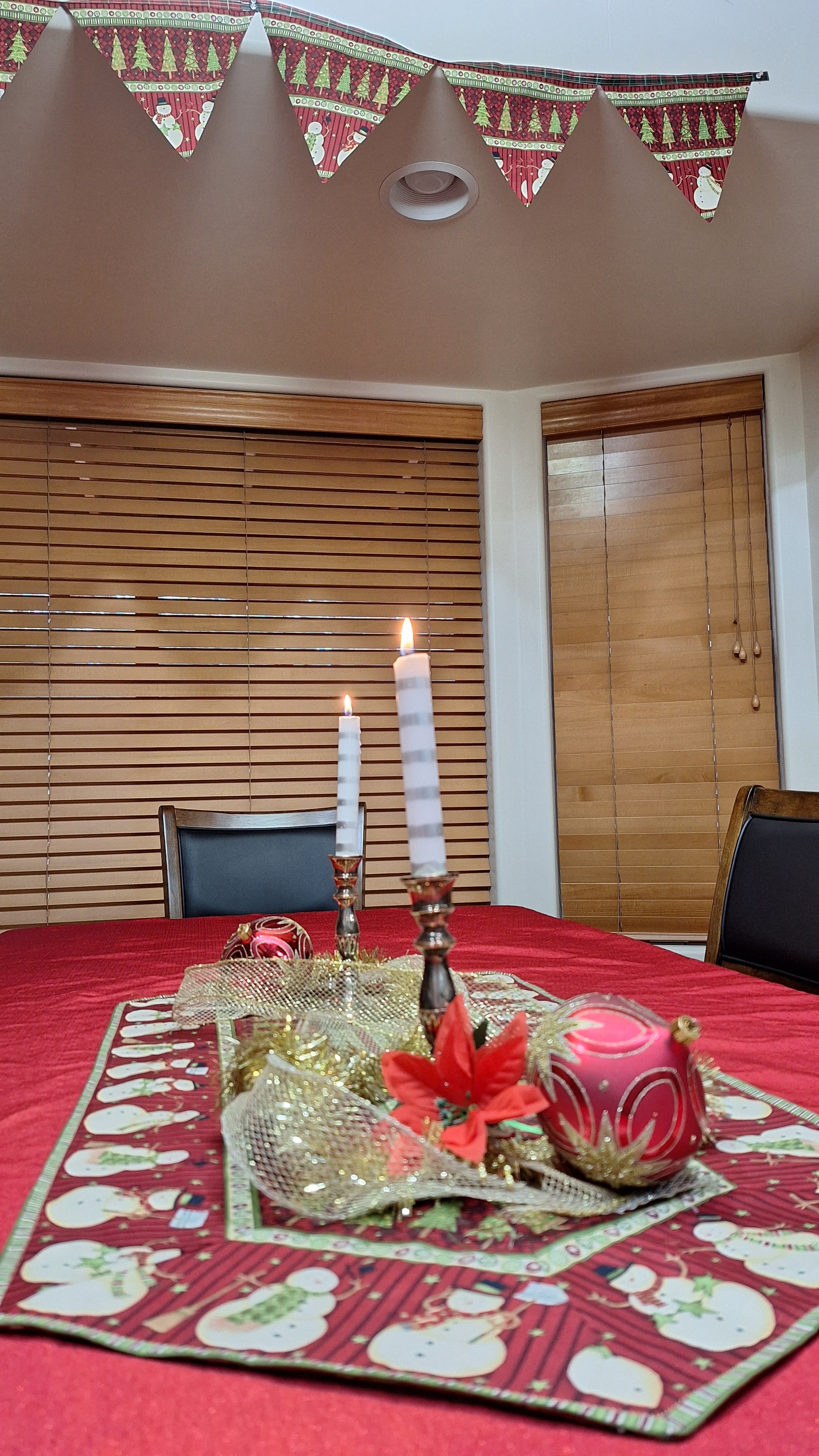 1-Hour Table Runner Pattern & Video class (with bonus Flag Streamer)