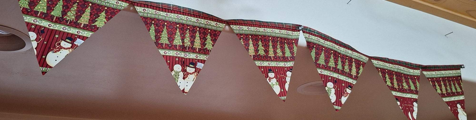 1-Hour Table Runner Pattern & Video class (with bonus Flag Streamer)