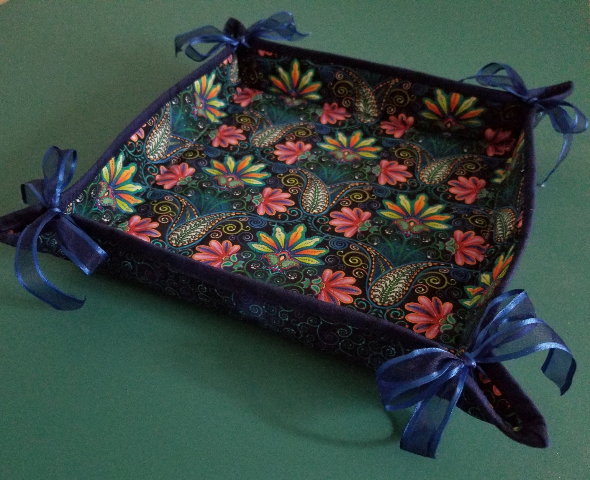 Flat-Out Fabulous! Tray <BR>(A Free-Motion Mastery in a Month Pattern)