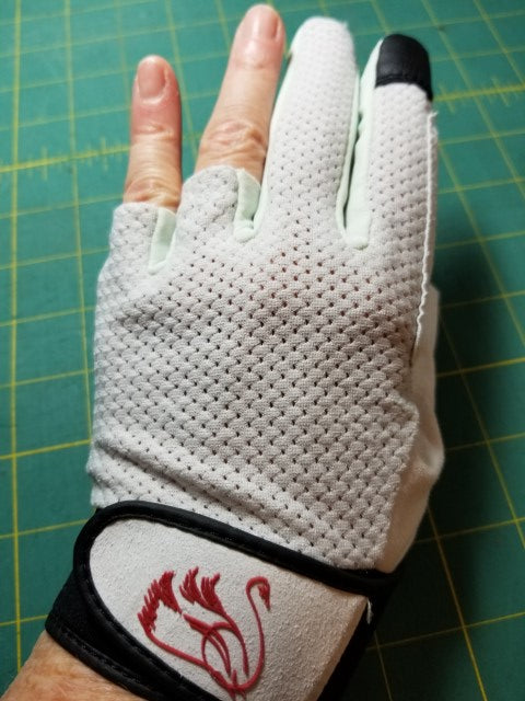 Swan Amity Quilting Gloves - <BR>the BEST quilting gloves ever!